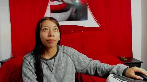 Snapshot of sexylaurita4u chatting on January 2025 12:15:01 PM laura online show from January 2025 12:15:01 PM