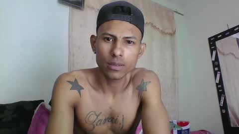 Snapshot of sexyleon69 chatting on November 2025 09:53:01 AM Sexy leon online show from November 2025 09:53:01 AM