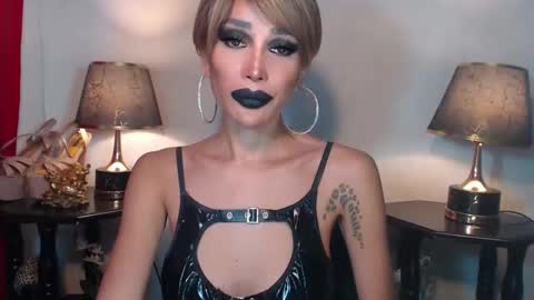 Queen Sofia online show from December 2025 04:10:01 AM