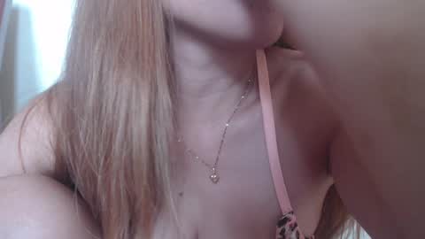 Snapshot of sexymye chatting on February 2025 04:44:02 AM sexymye online show from February 2025 04:44:02 AM