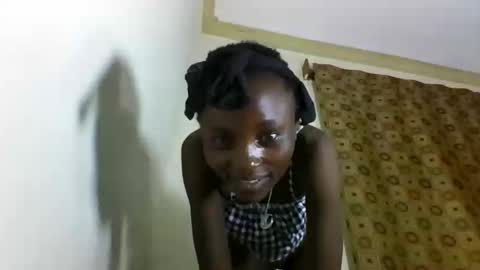 VIVIAN online show from February 2025 07:43:02 PM