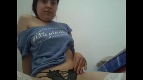 Snapshot of sexynyu18 chatting on September 2025 06:34:01 AM Alex online show from September 2025 06:34:01 AM