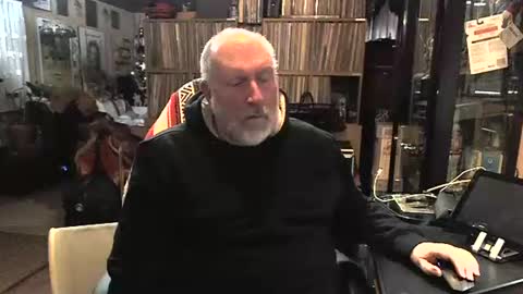 Grizz Lee Bear online show from December 2024 05:00:02 PM