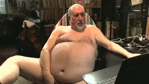 Grizz Lee Bear online show from February 2025 06:19:01 PM