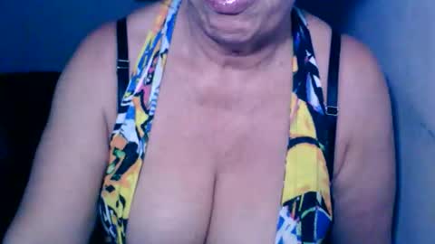 Snapshot of sexyoldwet chatting on November 2025 10:10:02 PM AnneSofia online show from November 2025 10:10:02 PM