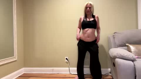 Sexypiglet2728 online show from December 2024 03:27:02 AM