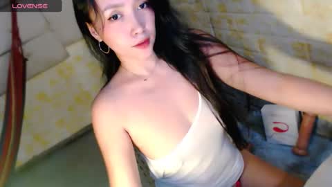 Snapshot of sexypinaymiya chatting on December 2024 05:40:02 AM Miyah online show from December 2024 05:40:02 AM