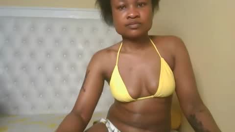 Snapshot of sexyqueenivy chatting on November 2025 06:32:01 PM queenivy online show from November 2025 06:32:01 PM