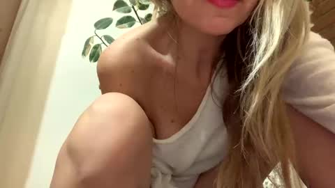 Anya online show from January 2025 06:45:02 PM