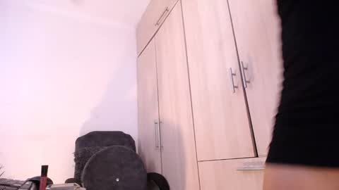 Snapshot of sexyshemale4uxxx chatting on December 2024 06:33:02 AM online show from December 2024 06:33:02 AM