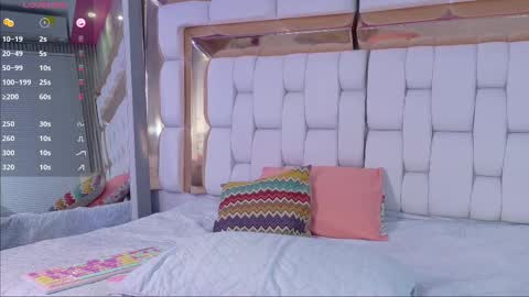 Snapshot of sexysister_ chatting on September 2025 12:39:01 PM Kendall online show from September 2025 12:39:01 PM