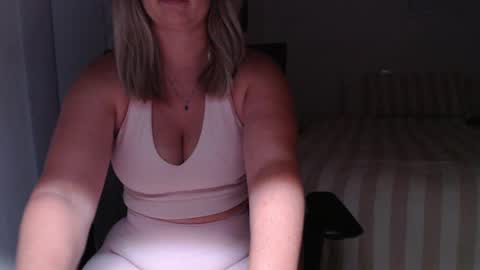 Snapshot of sexyskyee_ chatting on March 2025 11:08:02 AM Skyee online show from March 2025 11:08:02 AM