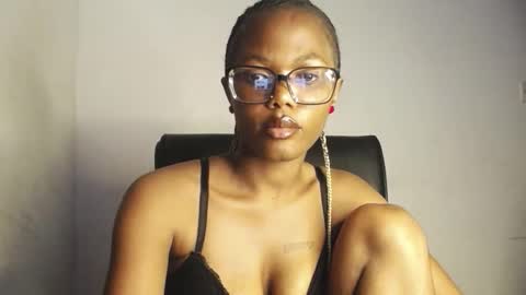 Darkskinned Rae online show from March 2026 10:53:01 PM