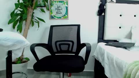 Snapshot of sexytommy_ chatting on February 2026 06:25:01 PM sexytommy_ online show from February 2026 06:25:01 PM