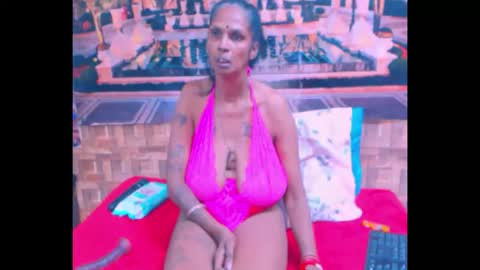 sexyva4u2luv online show from October 2025 07:00:01 PM