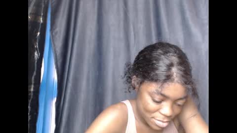 Snapshot of sexyxbunnyxx chatting on December 2024 04:49:01 PM Blue online show from December 2024 04:49:01 PM