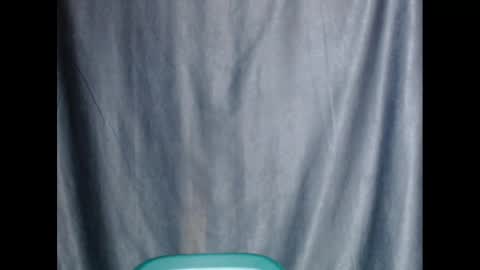 Snapshot of sexyxbunnyxx chatting on December 2024 07:17:01 AM Blue online show from December 2024 07:17:01 AM