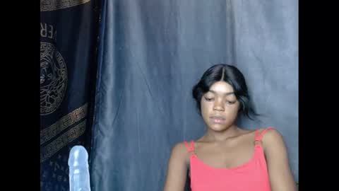 Snapshot of sexyxbunnyxx chatting on February 2025 10:17:02 AM Blue online show from February 2025 10:17:02 AM