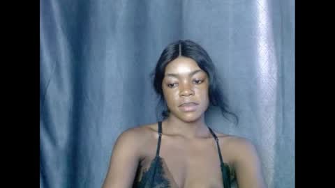 Snapshot of sexyxbunnyxx chatting on February 2025 12:03:02 PM Blue online show from February 2025 12:03:02 PM