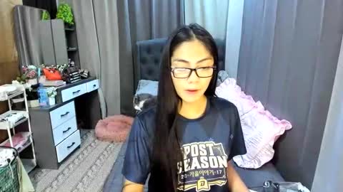 Snapshot of sexyxenaaa chatting on December 2025 07:32:01 PM Xenaaa online show from December 2025 07:32:01 PM