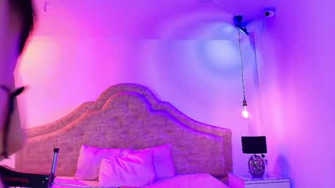 shadowlune online show from March 2026 08:09:01 PM