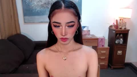 Snapshot of shaina_cummer chatting on December 2025 08:04:02 PM shaina online show from December 2025 08:04:02 PM