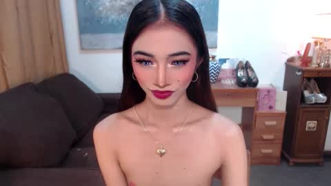 Snapshot of shaina_cummer chatting on December 2025 06:36:02 PM shaina online show from December 2025 06:36:02 PM