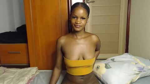 Snapshot of shakkiecam chatting on November 2025 03:23:02 PM Shaky online show from November 2025 03:23:02 PM