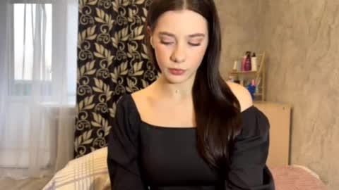 Lara online show from December 2025 07:25:02 AM