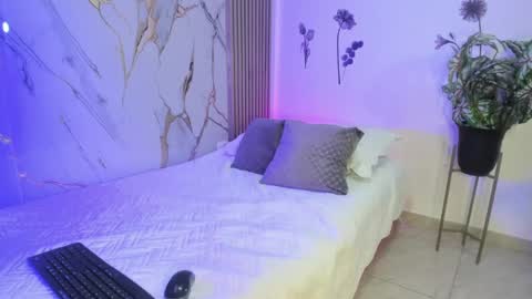 shalomexotic online show from May 2026 12:02:01 PM