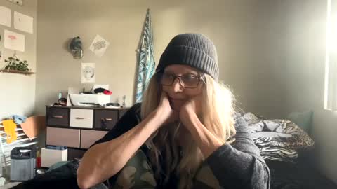 Snapshot of shamanwoman chatting on December 2024 09:40:02 PM Shaman Woman online show from December 2024 09:40:02 PM