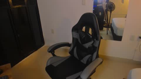 Shanel online show from February 2026 07:21:01 PM