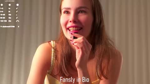 Snapshot of shanelfun chatting on October 2025 01:11:01 AM Emmy online show from October 2025 01:11:01 AM