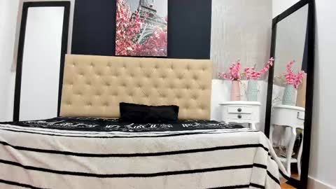 Snapshot of shanelle__ chatting on February 2025 01:15:02 PM S H A N E L L E online show from February 2025 01:15:02 PM