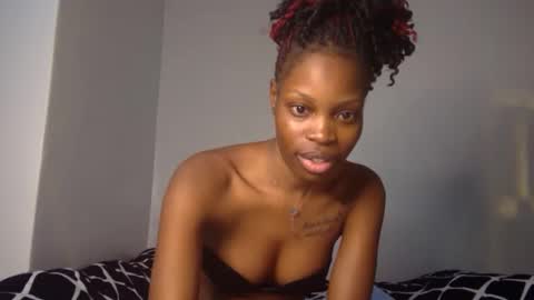 Snapshot of shania_sleigh chatting on January 2025 09:52:02 PM shania_sleigh online show from January 2025 09:52:02 PM