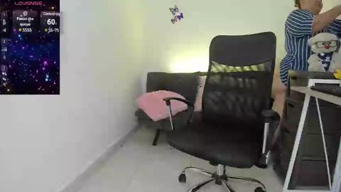 Snapshot of shannonbbw chatting on January 2025 11:27:01 PM SHANNONBBW online show from January 2025 11:27:01 PM