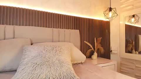 SHANON online show from December 2025 09:00:01 PM