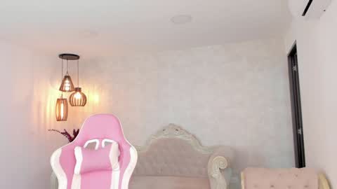 Snapshot of shantallknowless chatting on March 2025 11:42:02 AM ShantallKnowles online show from March 2025 11:42:02 AM