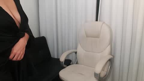 Snapshot of shantalxxx67 chatting on February 2025 12:06:01 AM shantal online show from February 2025 12:06:01 AM