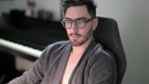 frenchy boy online show from November 2025 07:50:01 AM