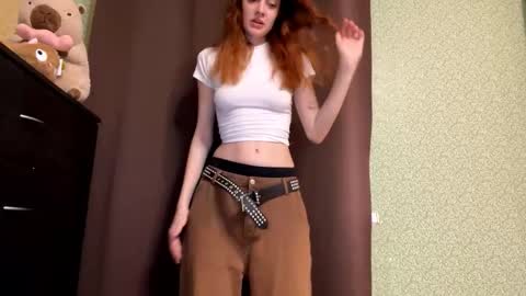 Snapshot of sharitaklemme chatting on November 2025 06:30:02 PM Coraline online show from November 2025 06:30:02 PM