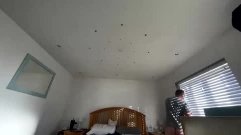 Snapshot of sharksboy16 chatting on January 2025 01:51:01 PM Sharksboy online show from January 2025 01:51:01 PM