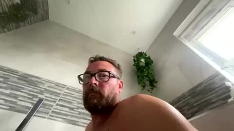 Snapshot of sharksboy16 chatting on September 2025 04:43:02 PM Sharksboy online show from September 2025 04:43:02 PM