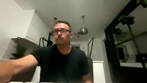 Snapshot of sharksboy16 chatting on October 2025 02:40:02 AM Sharksboy online show from October 2025 02:40:02 AM