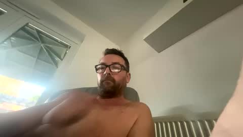 Snapshot of sharksboy16 chatting on November 2025 07:39:01 AM Sharksboy online show from November 2025 07:39:01 AM