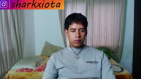 Snapshot of sharky_g chatting on February 2026 10:51:02 PM Frqnko online show from February 2026 10:51:02 PM