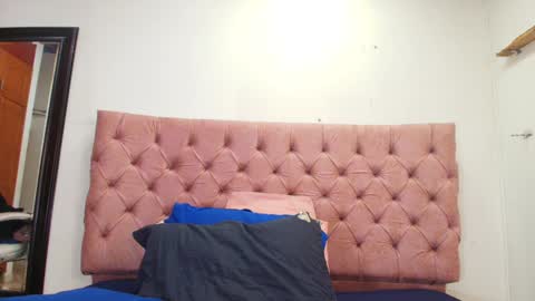 Snapshot of sharlott_kiss chatting on December 2024 12:15:01 PM Sharlott online show from December 2024 12:15:01 PM