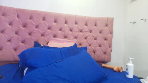 Snapshot of sharlott_kiss chatting on January 2025 05:56:01 PM Sharlott online show from January 2025 05:56:01 PM