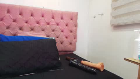 Snapshot of sharlott_kiss chatting on January 2025 11:56:02 AM Sharlott online show from January 2025 11:56:02 AM