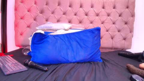 Snapshot of sharlott_kiss chatting on January 2025 03:00:01 PM Sharlott online show from January 2025 03:00:01 PM